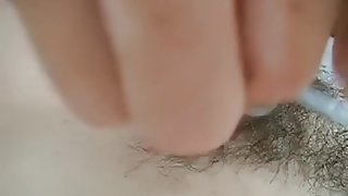 Shaving my hairy muff