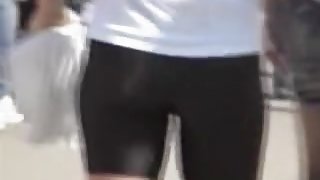 Candid ass shorts wrapping amateur butt so nicely around 05zy