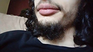 bottom bearded boy, big lips and mouth / gainer fetish