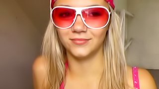 Gabby the hot blonde chick sucks and fucks in the car