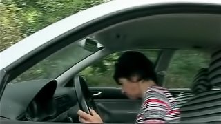 Mature brunette with car troubled got help from a young man