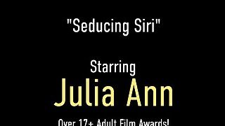 Blondes Kissing N Licking Pussy! Cougar Julia Ann Makes Siri Pornstar Cum!