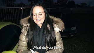 Sex-starved slut Tereza Becker gives her lover a nice blowjob