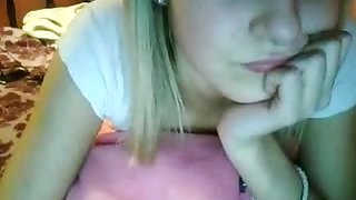 Blondie plays a little with her cum-hole