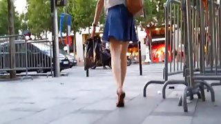 Wind Exposes Shoppers Perfect Ass