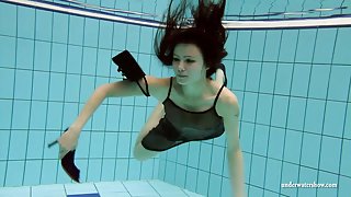 UnderwaterShow Video: Kristy