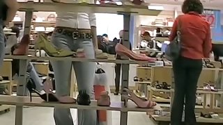 Shopping beauty flaunts her ass in sexy tight blue jeans