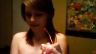 Tattoo'd emo babe fucks vibrator