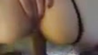 ENGOLINDO A PICA COM A BUCETA