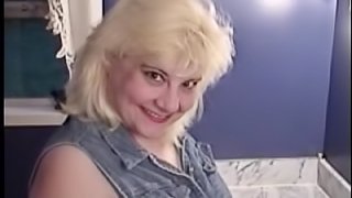Blonde bbw gets her pussy shaved then drilled till orgasm