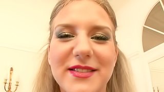 Jennifer really knows how to suck on a big fat cock