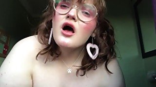 British BBW in glasses masturbates on webcam