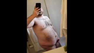 Hairy chubby cums in bathtub
