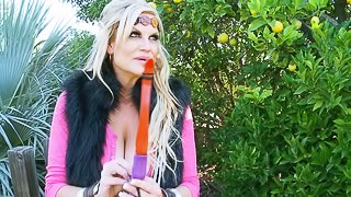Kelly Madison seduces a guy in a costume for a shag