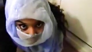 chandni chawk delhi girl shabnam witing for facial