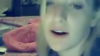 Blonde bimbo masturbating on cam