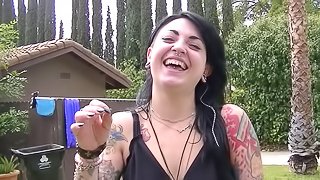 Hardcore punk sisters talk behind the scenes about a blowjob