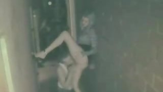 Amateurs fuck in alley outside of club