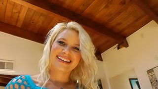 Curvy blonde with hot ass masturbating in closeup shoot