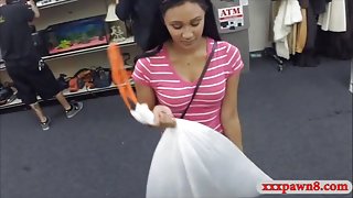 Amateur chick pawns her pussy and banged at the pawnshop