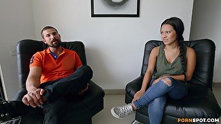 Latina amateur Jesica drops on her knees to make him hard for sex