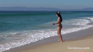 Fit body watch me have fun on the beach before i masturbate