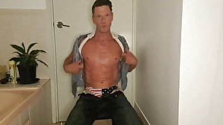 Aussie Muscle Hunk Kristian Archer Gets Wet and Jerks Hot Cum All Over Himself