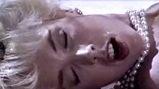Porn stars Teri Diver, Victoria Paris in hypnotic sex tube video