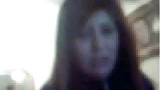 Slut jills off on webcam in amateur cougar clip