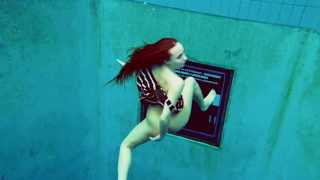 Hot Russian underwater babe Nina Mohnatka
