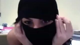 Hijab Arab Cam Girl Maturbates on Cam - Ø'Ø±ÙÙØ·Ø© ÙØ³ÙÙØ© ÙØªØ­Ø¬Ø¨Ø©