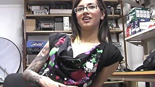 Tattooed chick Holly D takes off the clothes and masturbates