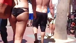 Nice round ass at the beach part 2