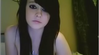 Gorgeous Emo Teen Beauty Masturbates Her Shaved Snatch in Webcam Vid