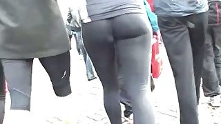 Following hot chick with nice ass cheeks wearing tight leggings