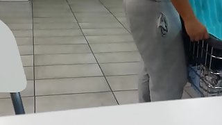 laundry mat ass folding