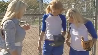 Blonde lesbian threesome for cute sportsy toy fucking ass lickers