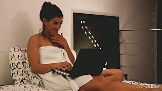 Spanish seductress Julia Roca gets her pussy licked and fucked