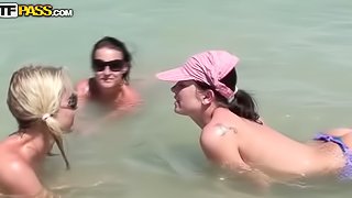 Licking Lesbians Do It On The Beach