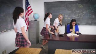 Mature mom fucks crony  boss s sons After School Detention