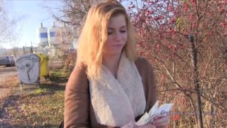 Czech amateur blonde fucks in public bushies