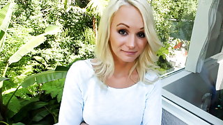 Blonde petite Texas girl gives a great...