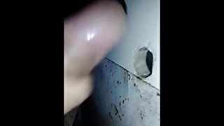 Crusing agujero de la gloria en urinario público 1
