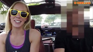 Tight blonde bimbo sold her pussy instead of her car