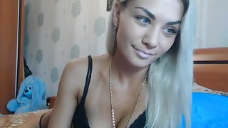 Blonde babe begs to be fucked
