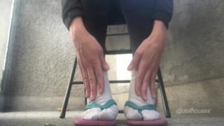 Pink Flip Flops With White Socks Shoeplay Trailer