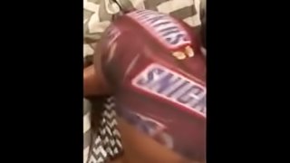 Eat d'ass like snickers