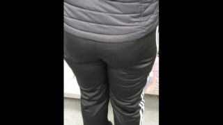 Step mom stuck under sink get fucked through leggings by step son 