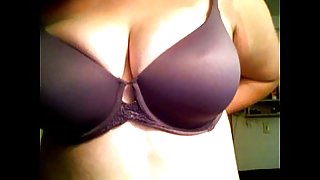 Watch me take my bra off. Hope this makes you hard.