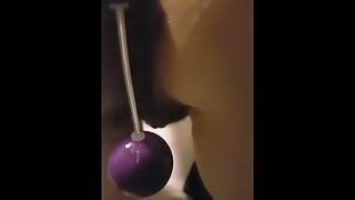 Pleasure balls in girlfriends pussy before shopping